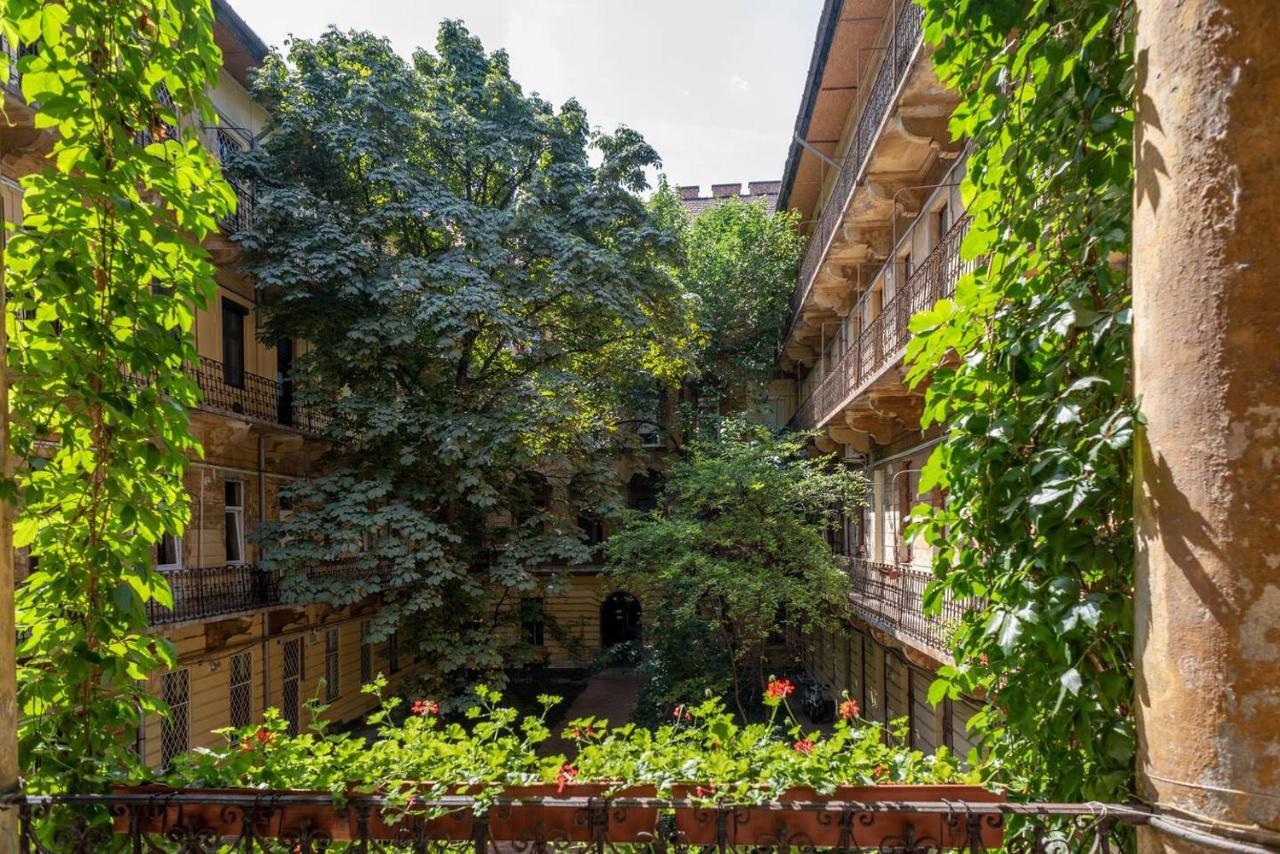 Central And Large Ac Home Away From Home Budapest Esterno foto