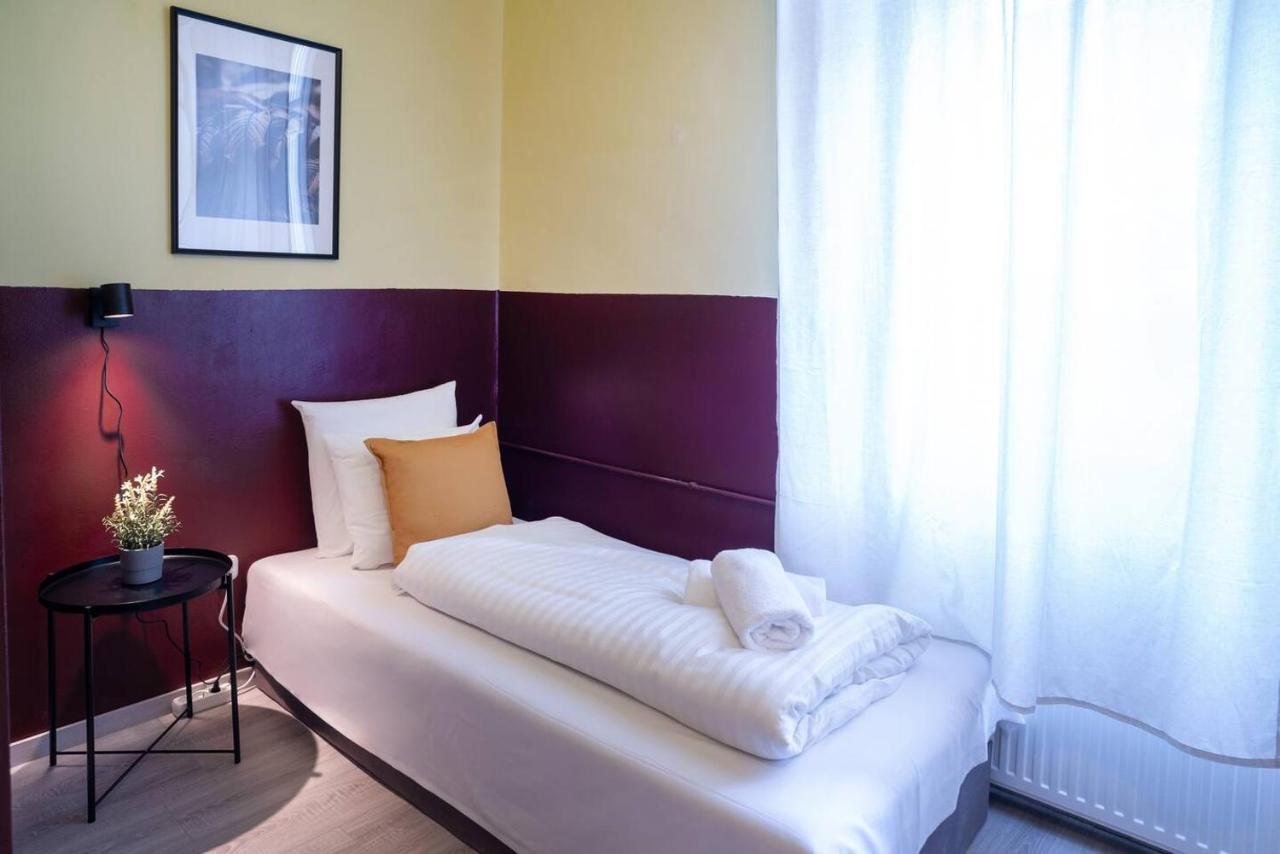 Central And Large Ac Home Away From Home Budapest Esterno foto
