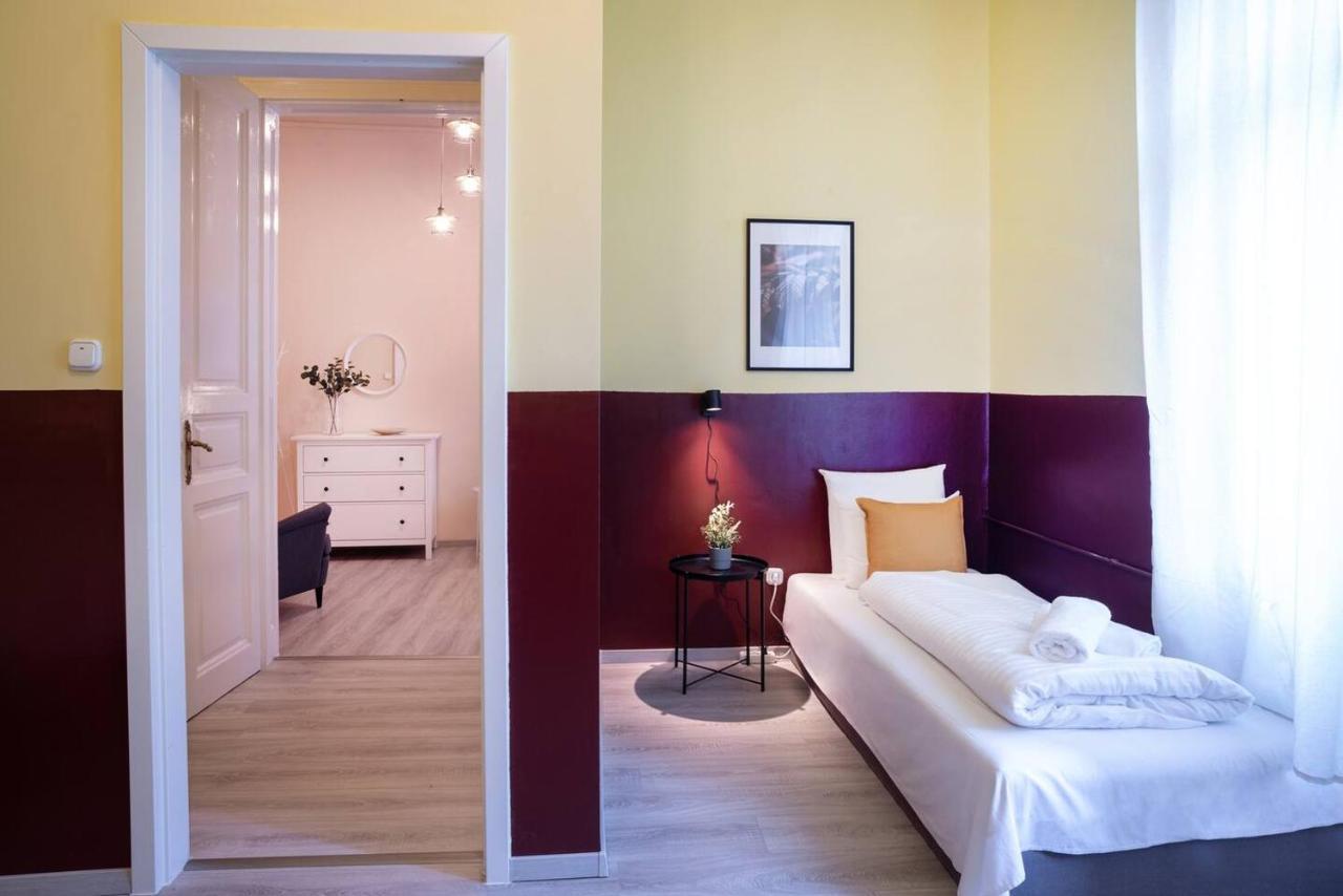 Central And Large Ac Home Away From Home Budapest Esterno foto