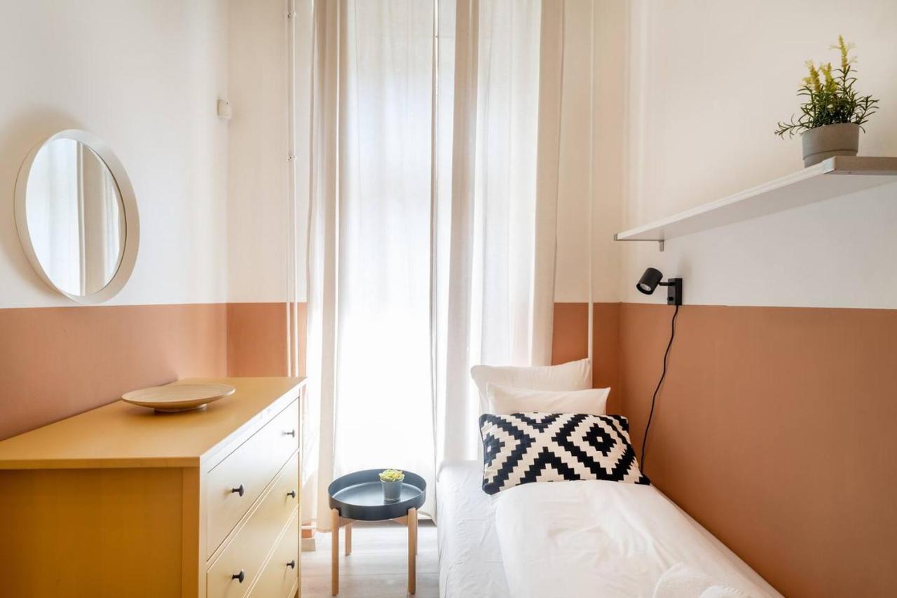 Central And Large Ac Home Away From Home Budapest Esterno foto