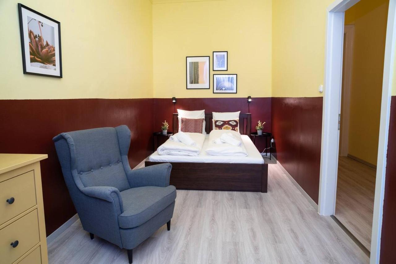 Central And Large Ac Home Away From Home Budapest Esterno foto