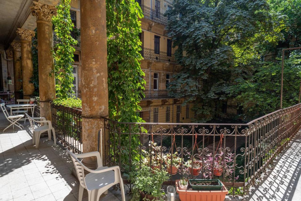 Central And Large Ac Home Away From Home Budapest Esterno foto
